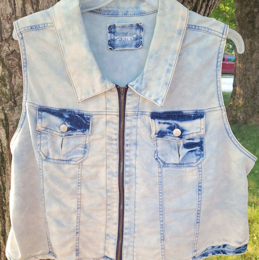 Short & Sexy Series denim sleeveless jacket, sz.2X